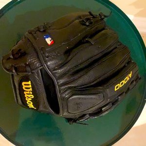 Wilson A1000 glove 11”